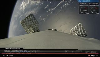 Falcon 9 First Stage Coming Back to Earth