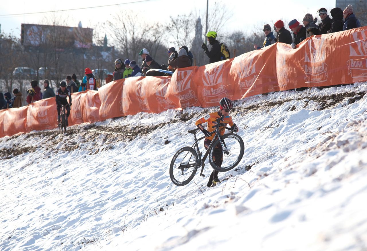 A Boulder Cycle Sport rider making his way up onto the ridge