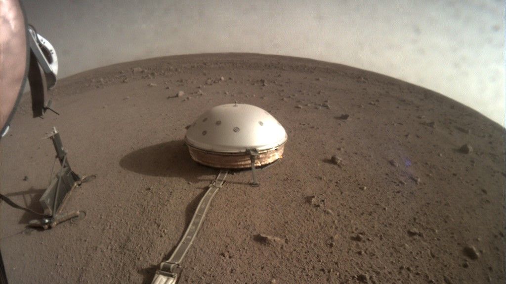 For the 1st time, Mars robots found meteorite impact craters by sensing seismic ..