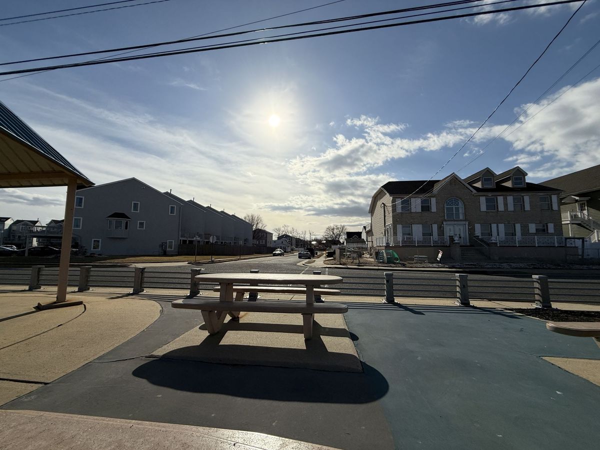 Apple iPhone 16 Pro Max dynamic range sample.