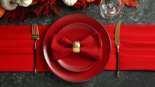 Burgundy and red tablescape