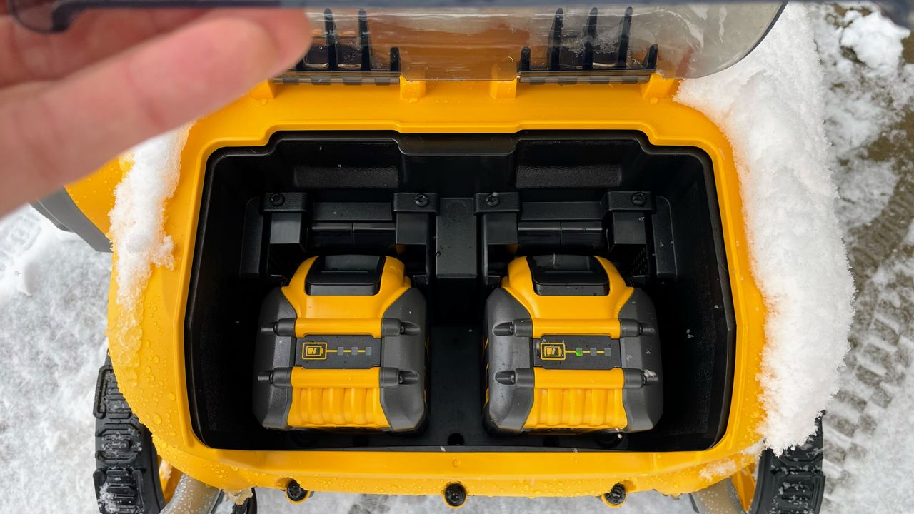 DEWALT DCSNP2142B 21 in. Cordless Snow Blower