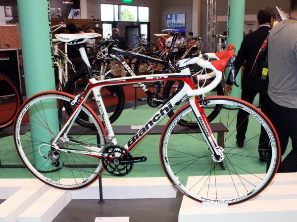 Bianchi aims the new Sempre at fast recreational riders.