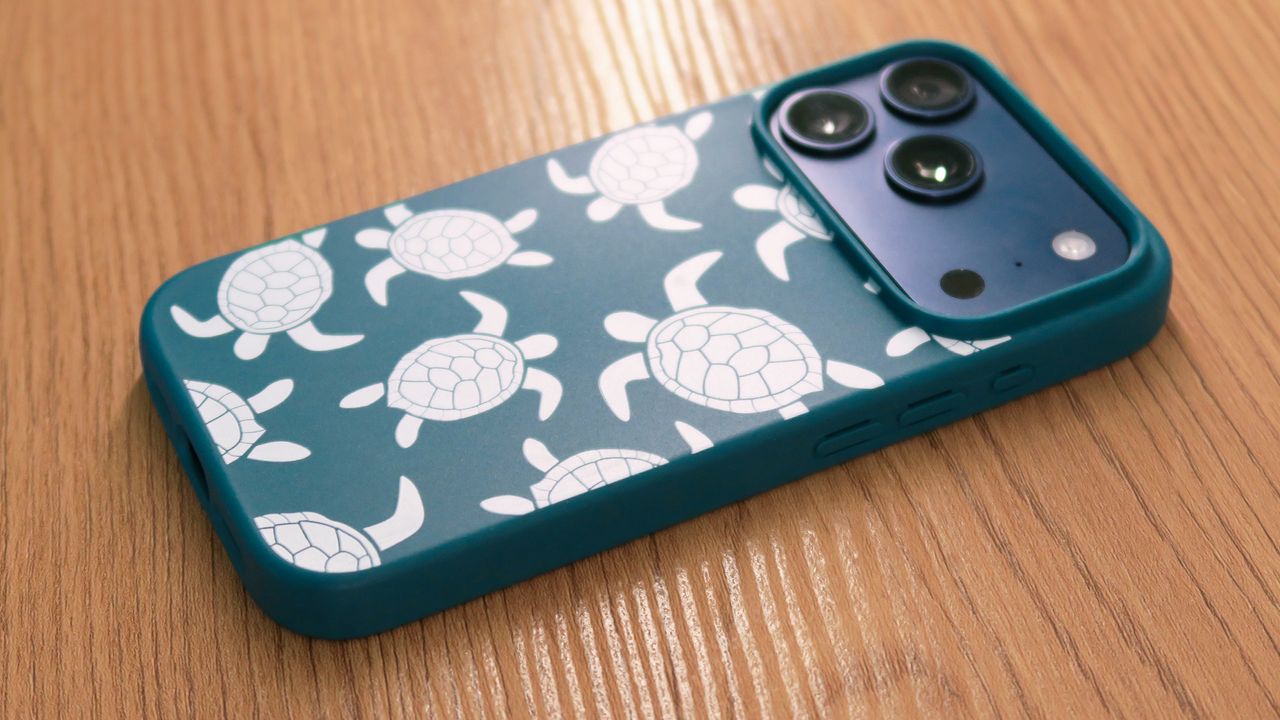 iPhone 17 series case roundup Wave Case angled