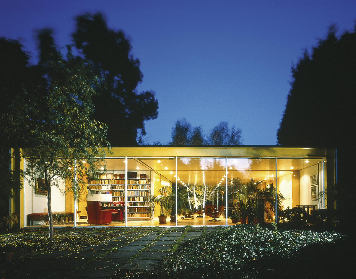 Dr Rogers House exterior at night