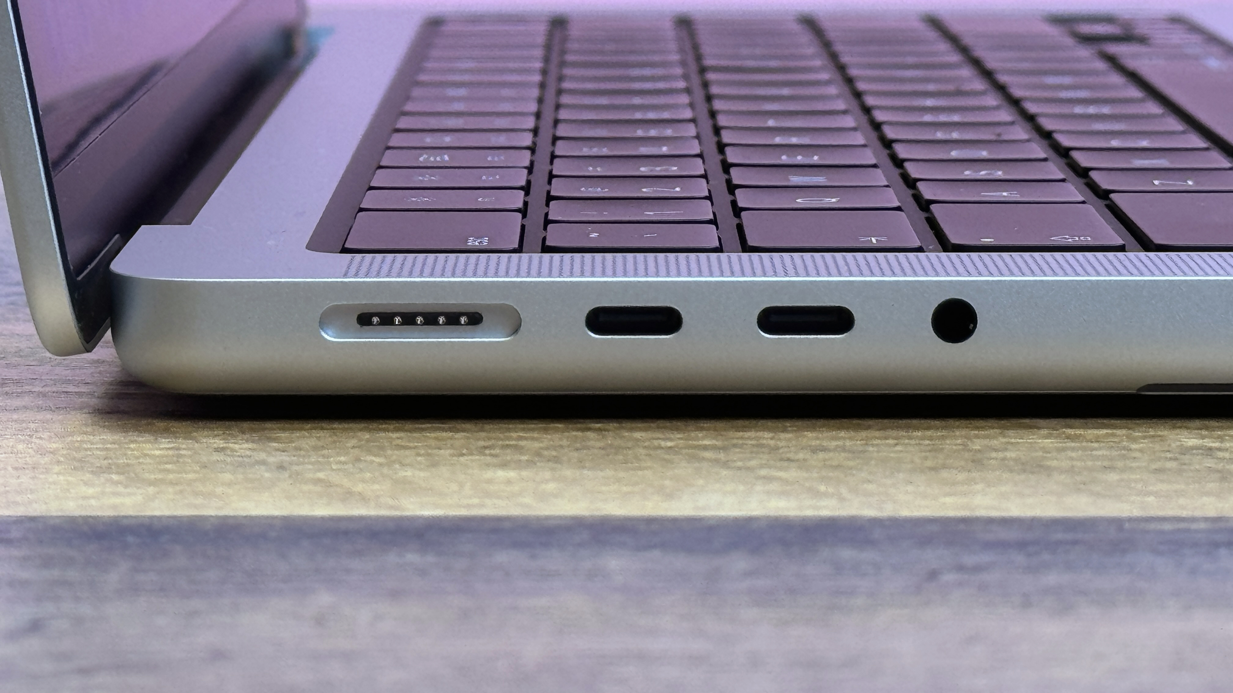 MacBook Pro 14 (M5 Max)