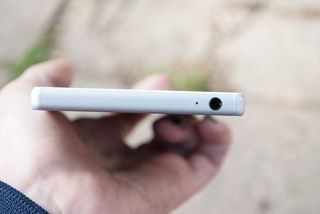 Headphone jack