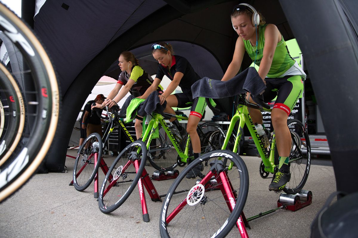 Kaitlin Keough and Cylance Pro Cycling riders warm up