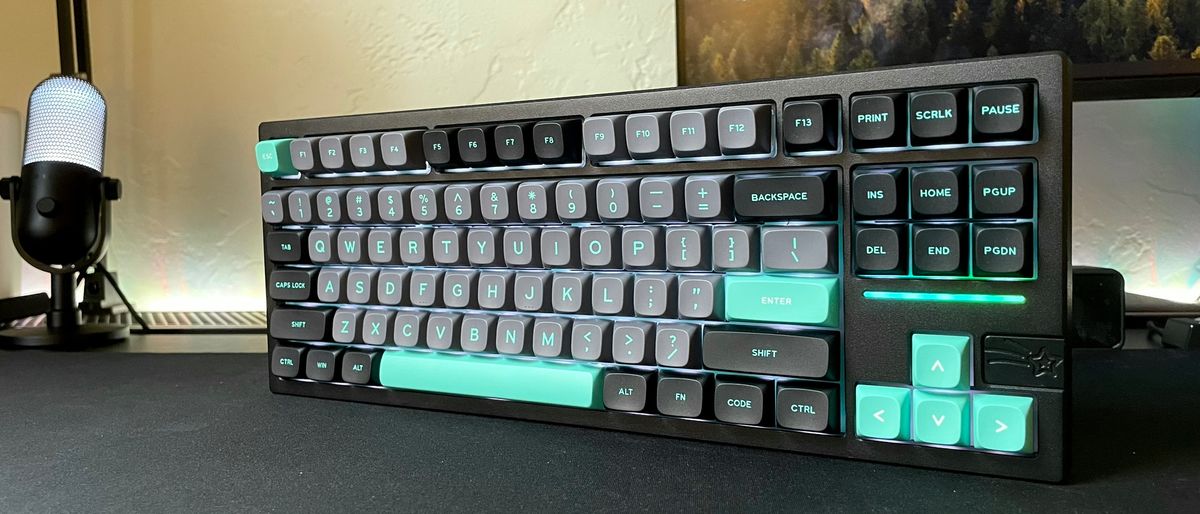 The Epomaker x Feker Galaxy80 mechanical keyboard