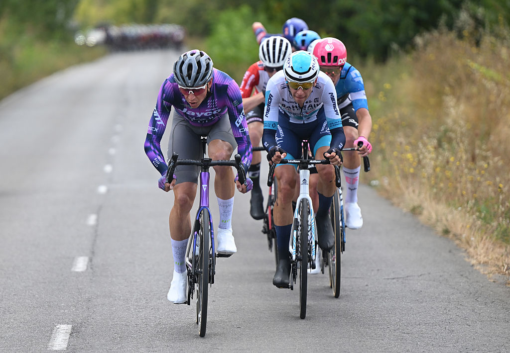 ALTO DE EL MORREDERO, SPAIN - SEPTEMBER 10: (L-R) Patrick Gamper of Austria and Team Jayco AlUla and Antonio Tiberi of Italy and Team Bahrain - Victorious compete in the breakaway during the La Vuelta - 80th Tour of Spain 2025, Stage 17 a 143.2km stage from O Barco de Valdeorras to Alto de El Morredero 1755m / #UCIWT / on September 10, 2025 in Alto de El Morredero, Spain. (Photo by Dario Belingheri/Getty Images)