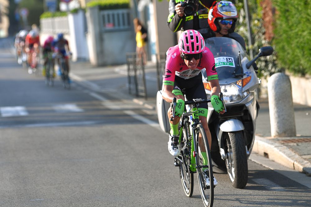 Rigoberto Uran on the attack at Tre Valli Varesine