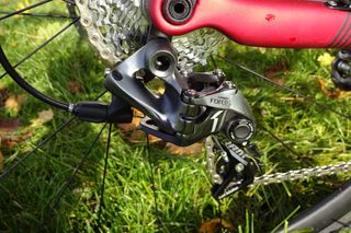 Clutched rear mech helps maintain chain tension and avoid chain slap over uneven surfaces