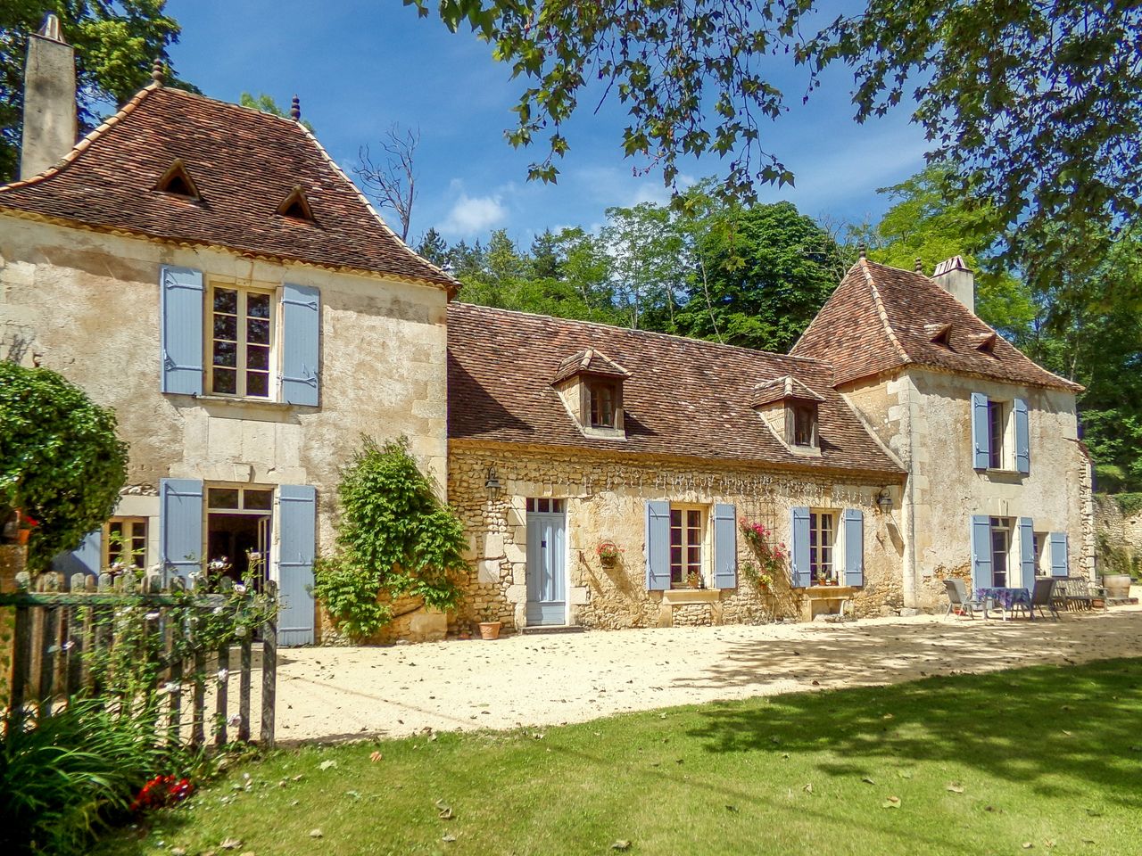 Dordogne house for sale via Leggett Prestige