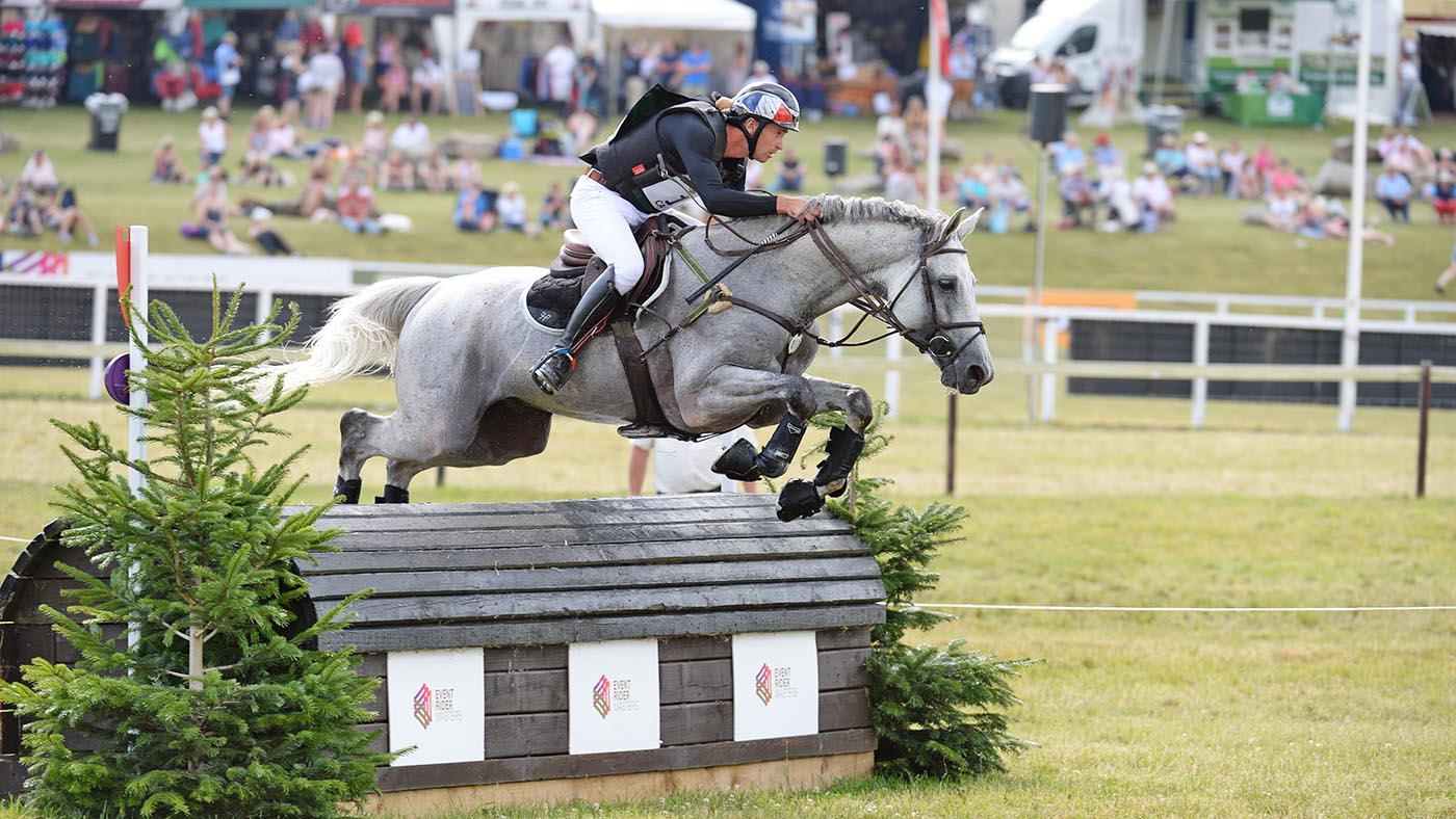 UPSILON_Barbury-International_PN17_64609_105574611_196420881.jpg