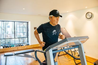 Gary Player in gym on treadmill - How Many Calories Does A Round Of Golf Burn?