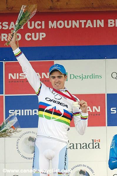 Julien Absalon showing his medal at the St. Felicien World Cup