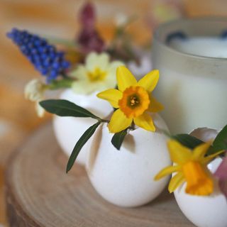 A flower Easter centrepiece made from eggshells