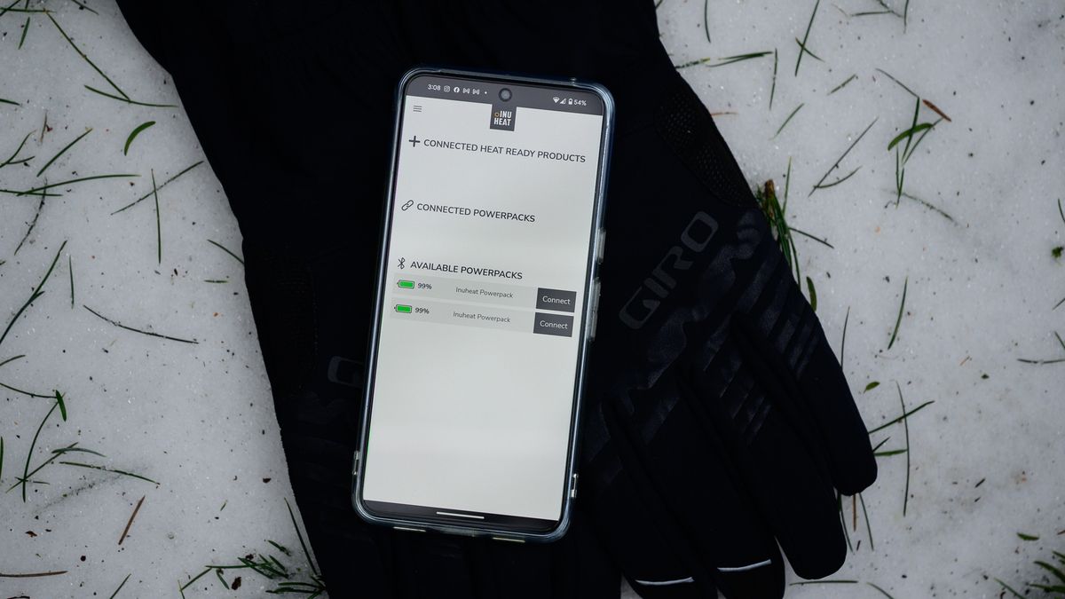 Giro Vulc Lightweight heated gloves detail of disconnected gloves in app