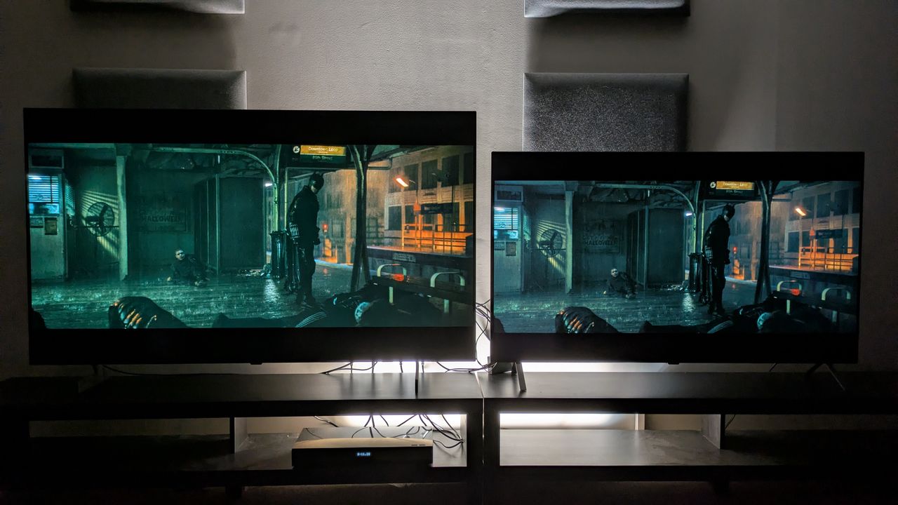 The LG B6 (left) and LG B5 (right) showing The Batman on screen.