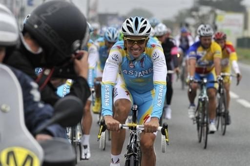 The press had a chance to photograph Contador on his rest day ride.