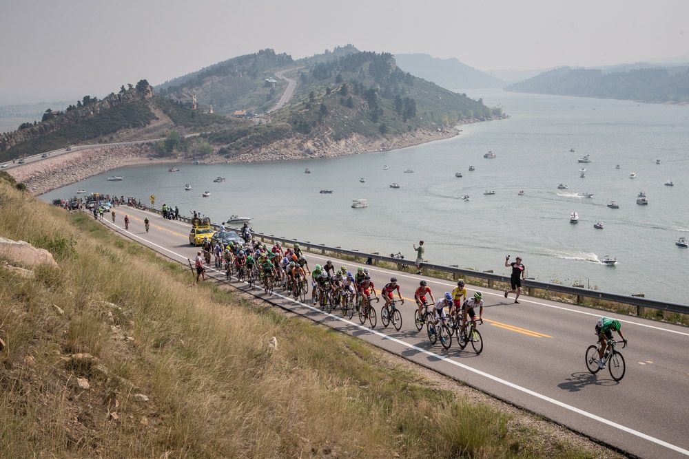 The peloton hits the climb past Horsetooth Reservoir