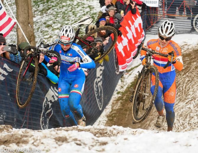 Eva Lechner (ITA) and Sanne Van Paasen (NED) running the stairs