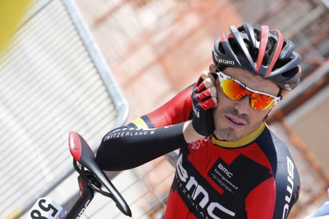 Samuel Sanchez (BMC) waits to begin racing