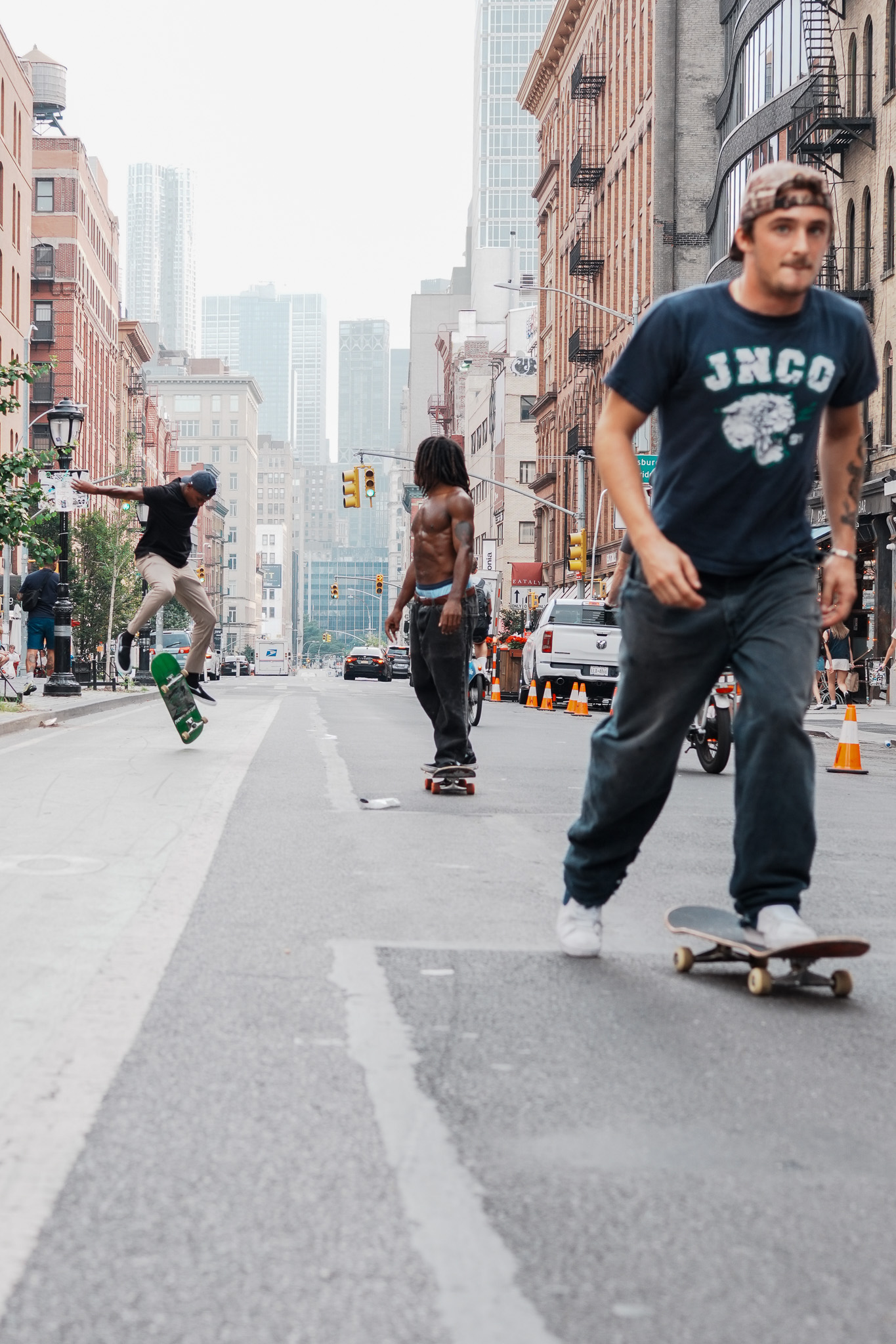 Sony RX1R III - 3 Skaters Riding towards camera (3)
