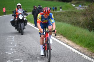 Lidl-Trek Future rider swerves to avoid two drivers at Sauerlandrundfahrt time trial in another car-related life-threatening situation