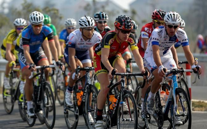 The peloton on stage 5