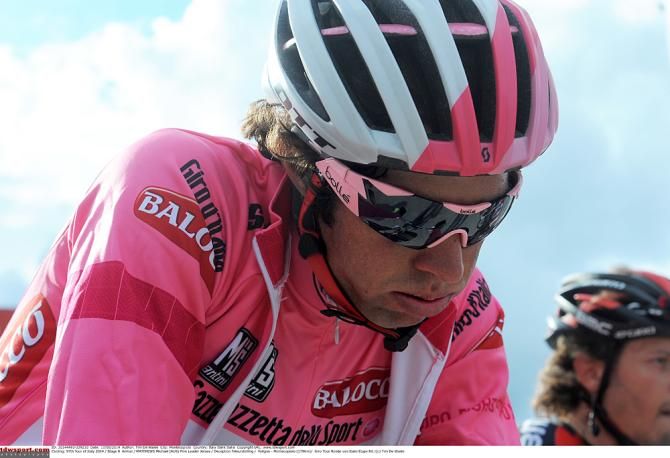 Michael Matthews loses the pink jersey on stage 8