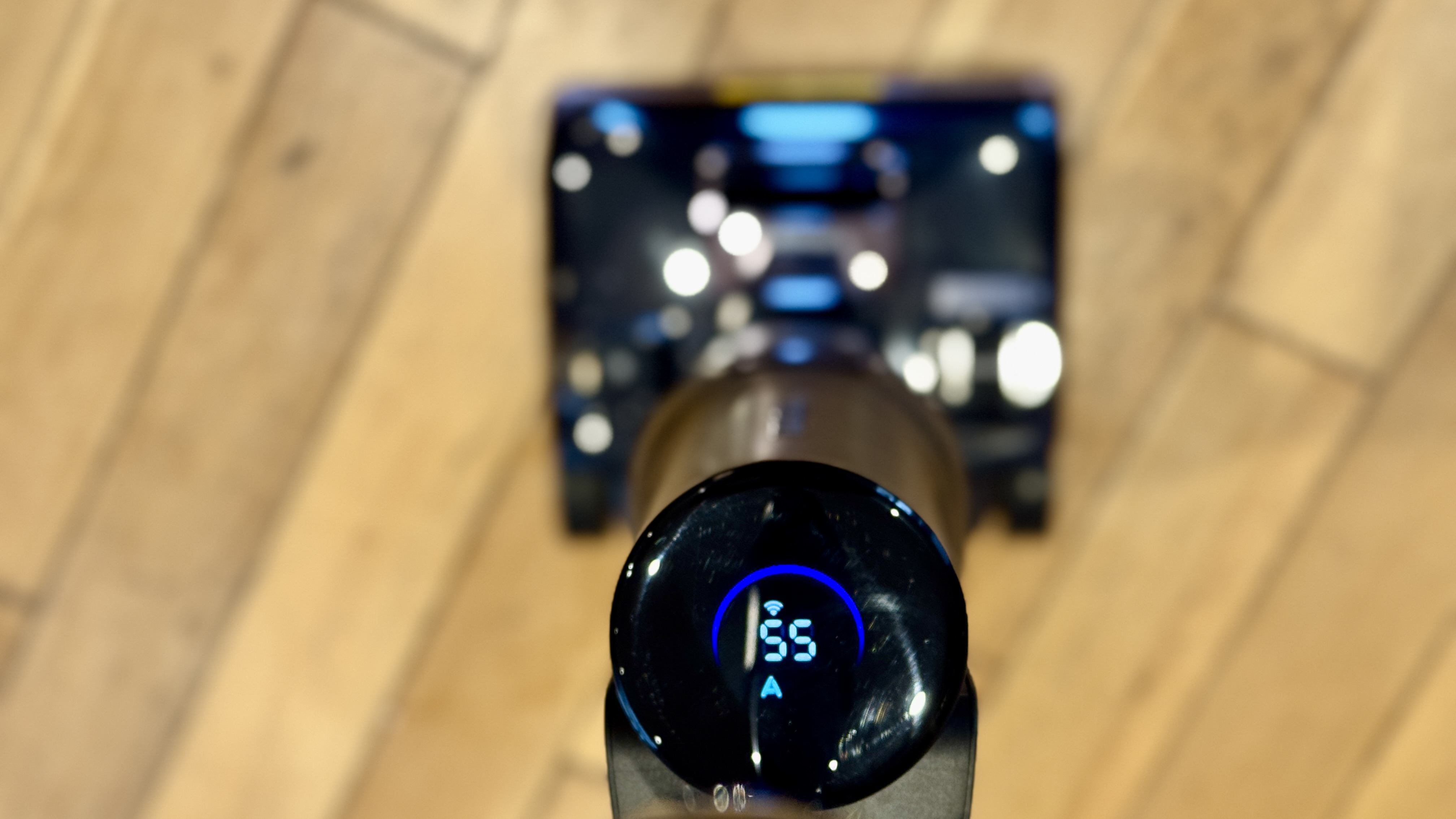 Close up of control screen on Roborock F25 Ultra wet-dry vacuum