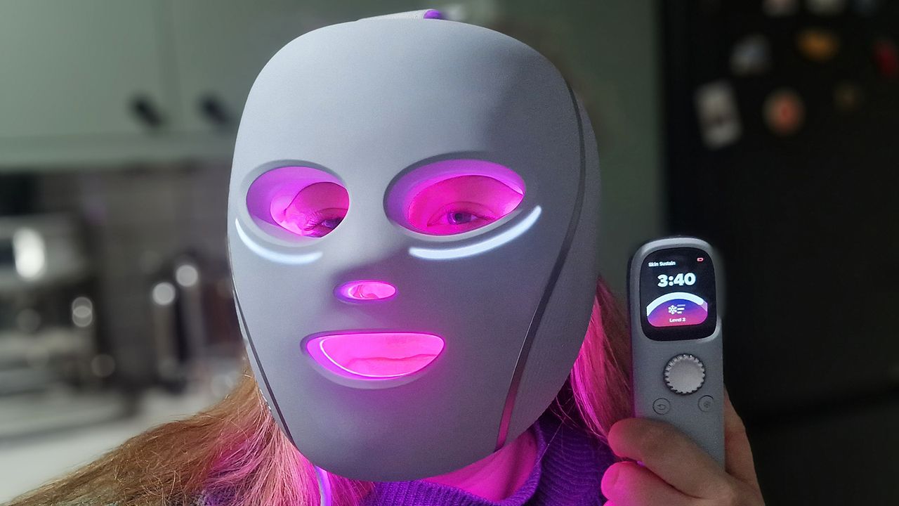 Shark CryoGlow being tested by Millie Fender