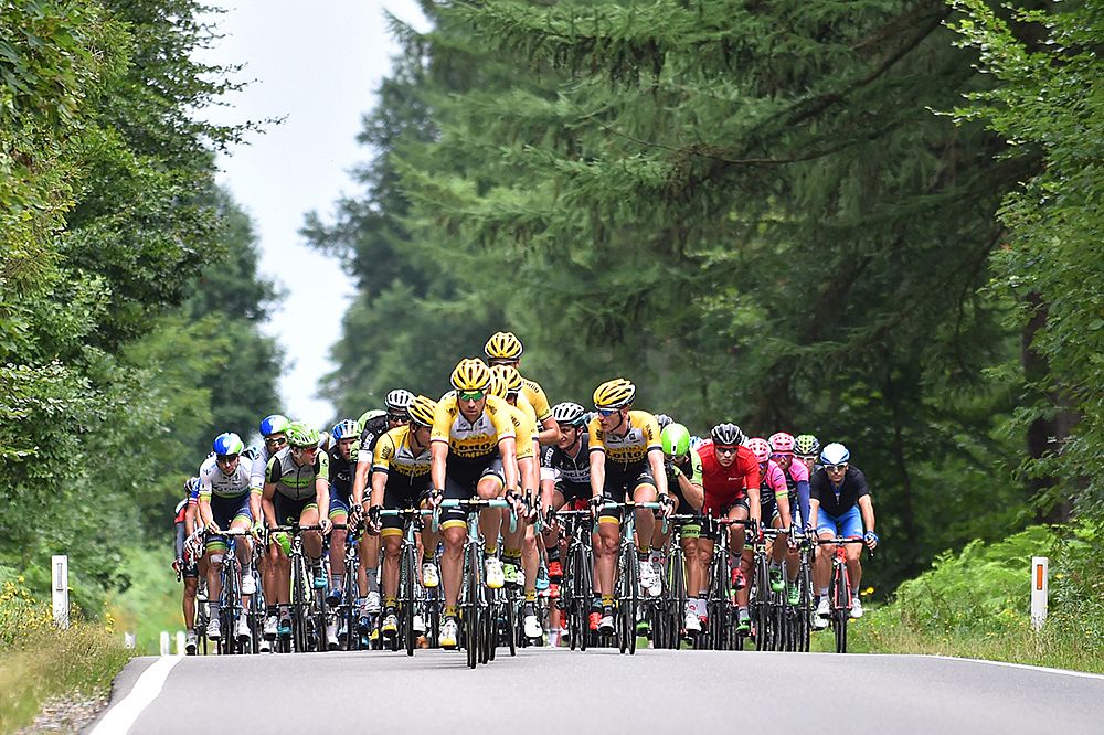 LottoNL-Jumbo leads the peloton