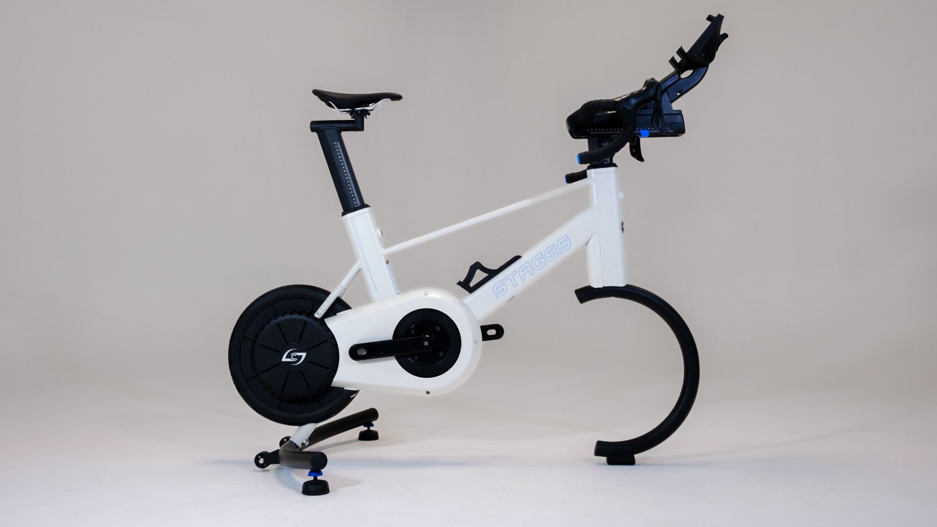 Stages SB200 drops 25kg in weight and comes with integrated display