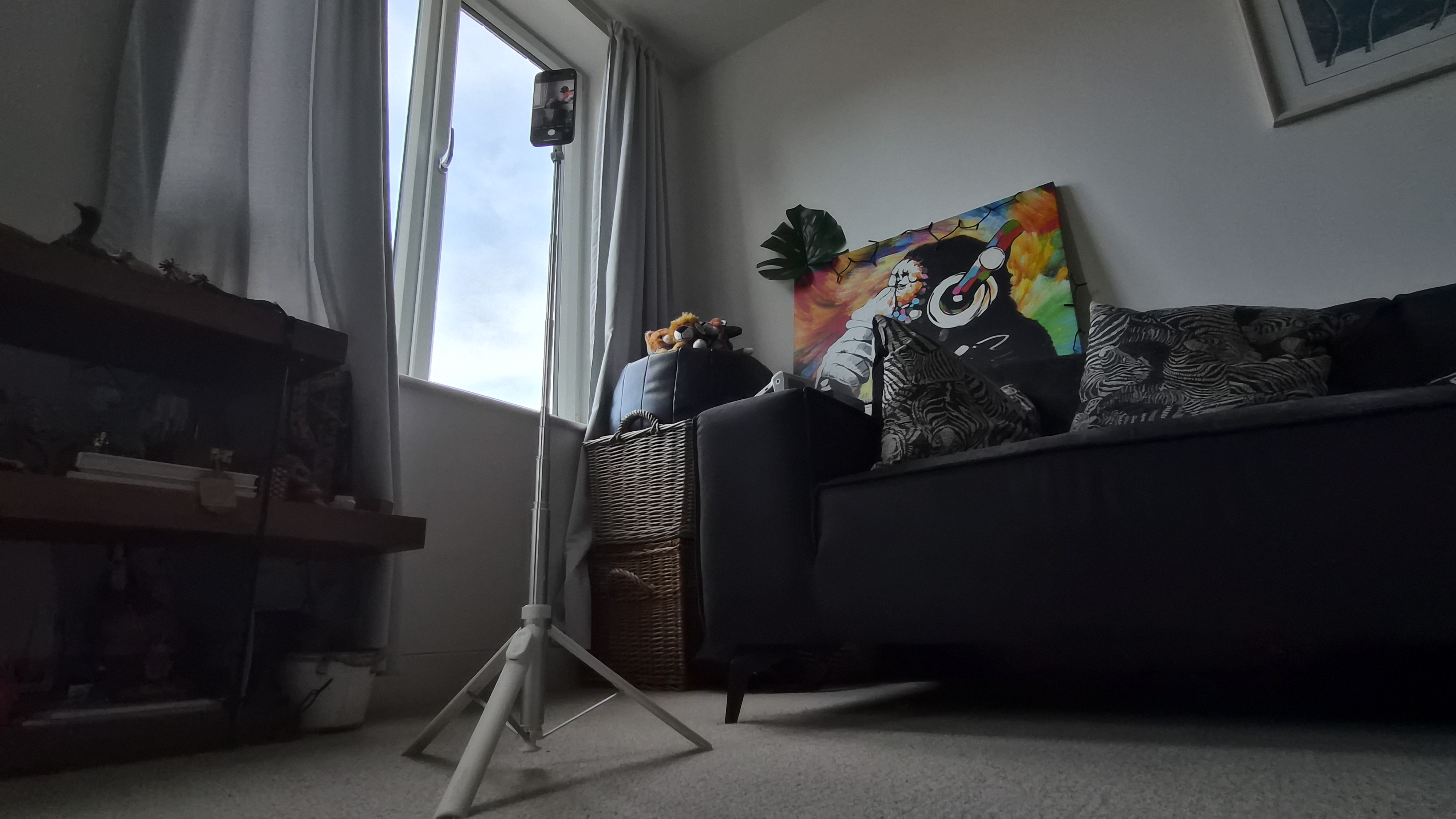 JustTap Magnetic Phone Tripod