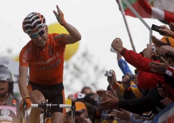 Igor Anton (Euskaltel-Euskadi) savours his win atop the Zoncolan.