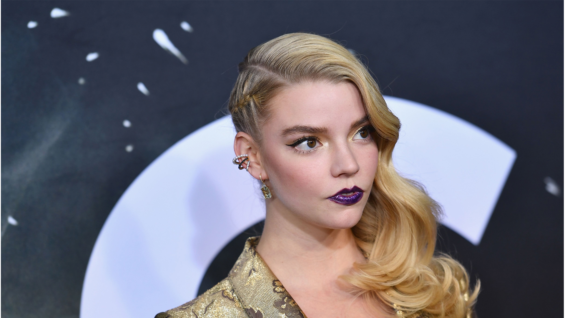 Anya Taylor-Joy Shares Dating Advice She Got From Sarah Jessica Parker