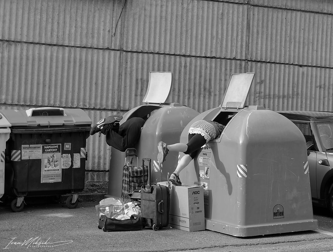 GuruShots - Powerful Black &amp; White Jan 26