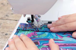 How to bind the edge of a patchwork quilt