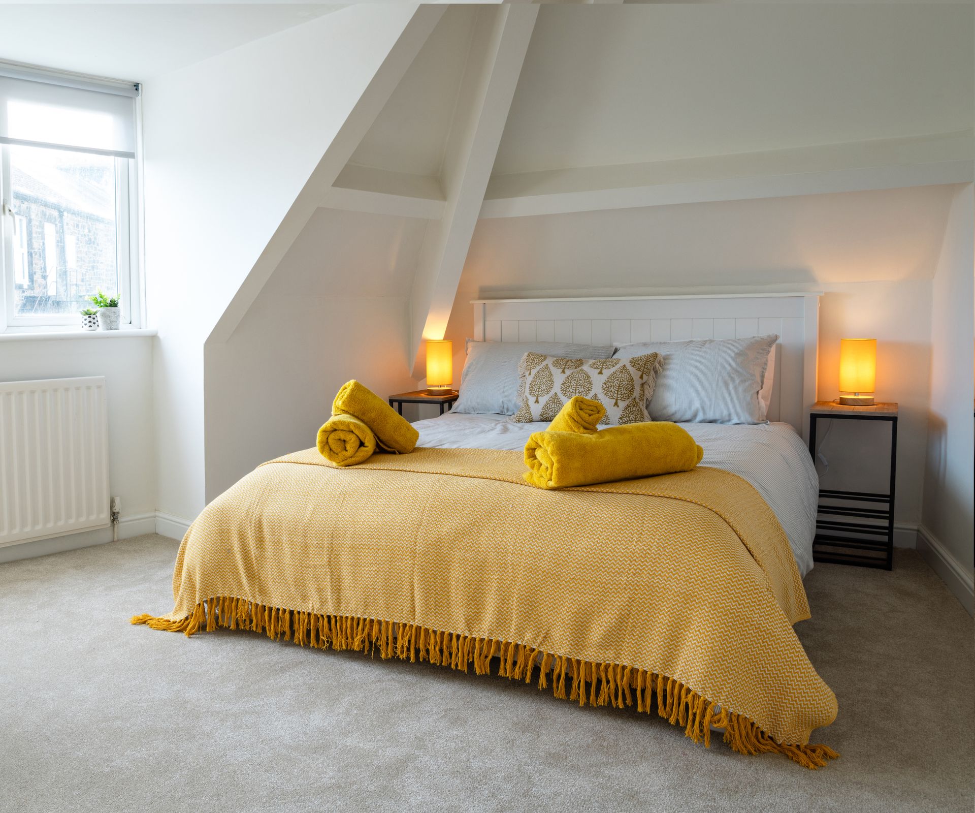 19 bedroom lighting ideas to create a calm, restful space | Homebuilding