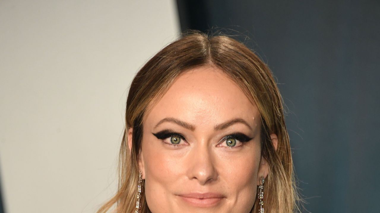 beverly hills, california february 09 olivia wilde attends 2020 vanity fair oscar party hosted by radhika jones at wallis annenberg center for the performing arts on february 09, 2020 in beverly hills, california photo by daniele venturelliwireimage,