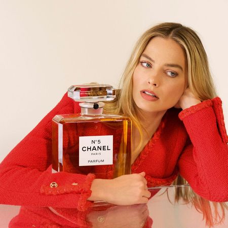 Margot Robbie in the new Chanel No5 campaign