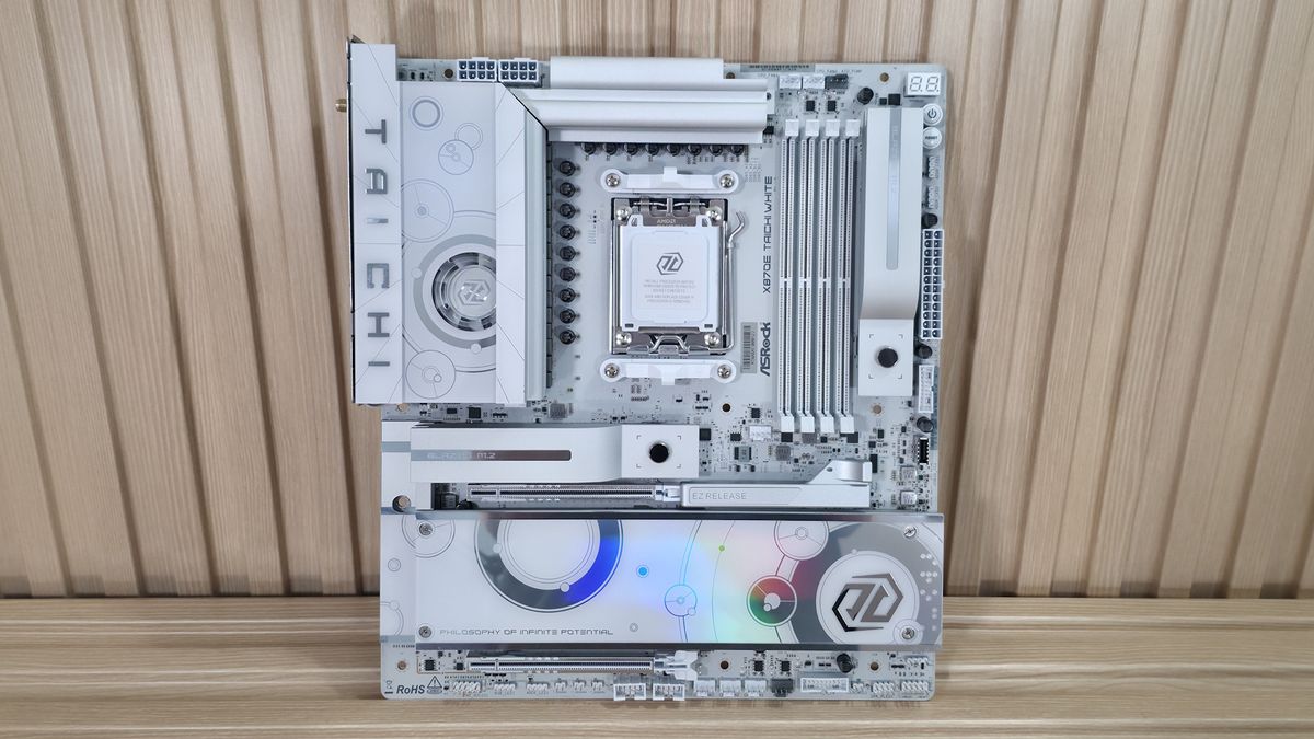 ASRock X870E Taichi White - Board images