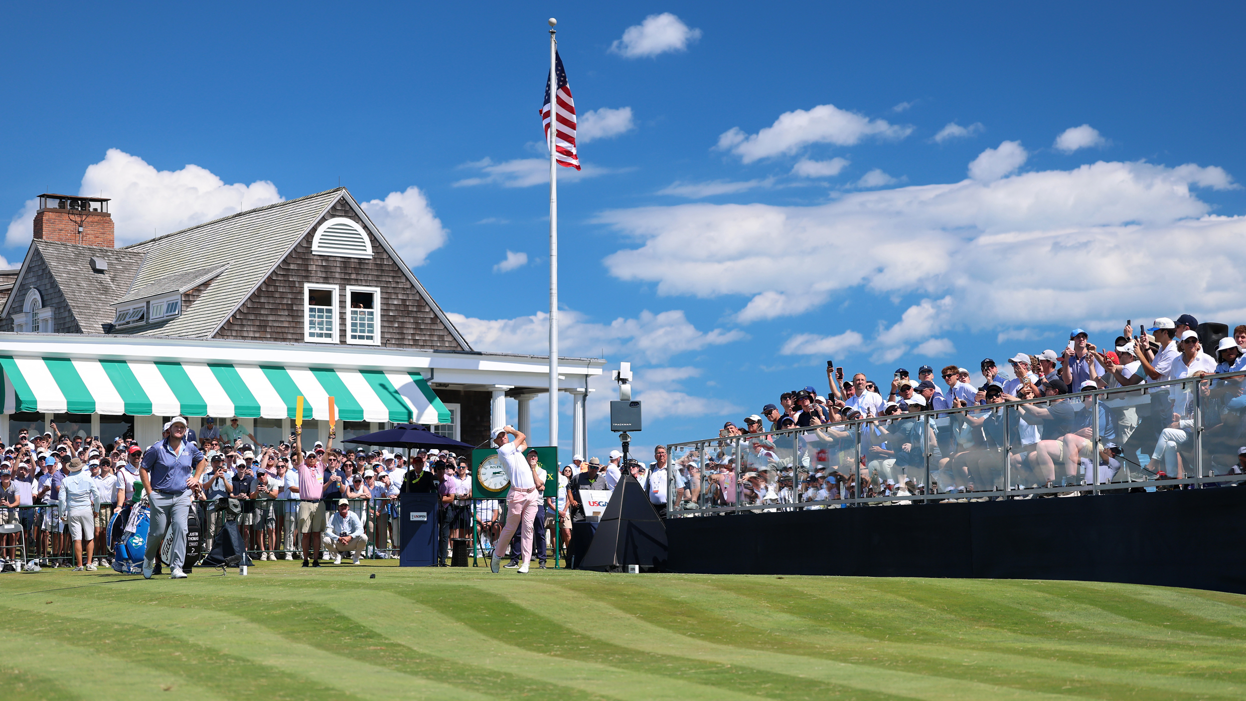 Justin Thomas tees off the 1st hole in front of the Shinnecock Hills clubhouse at the 2026 US Open