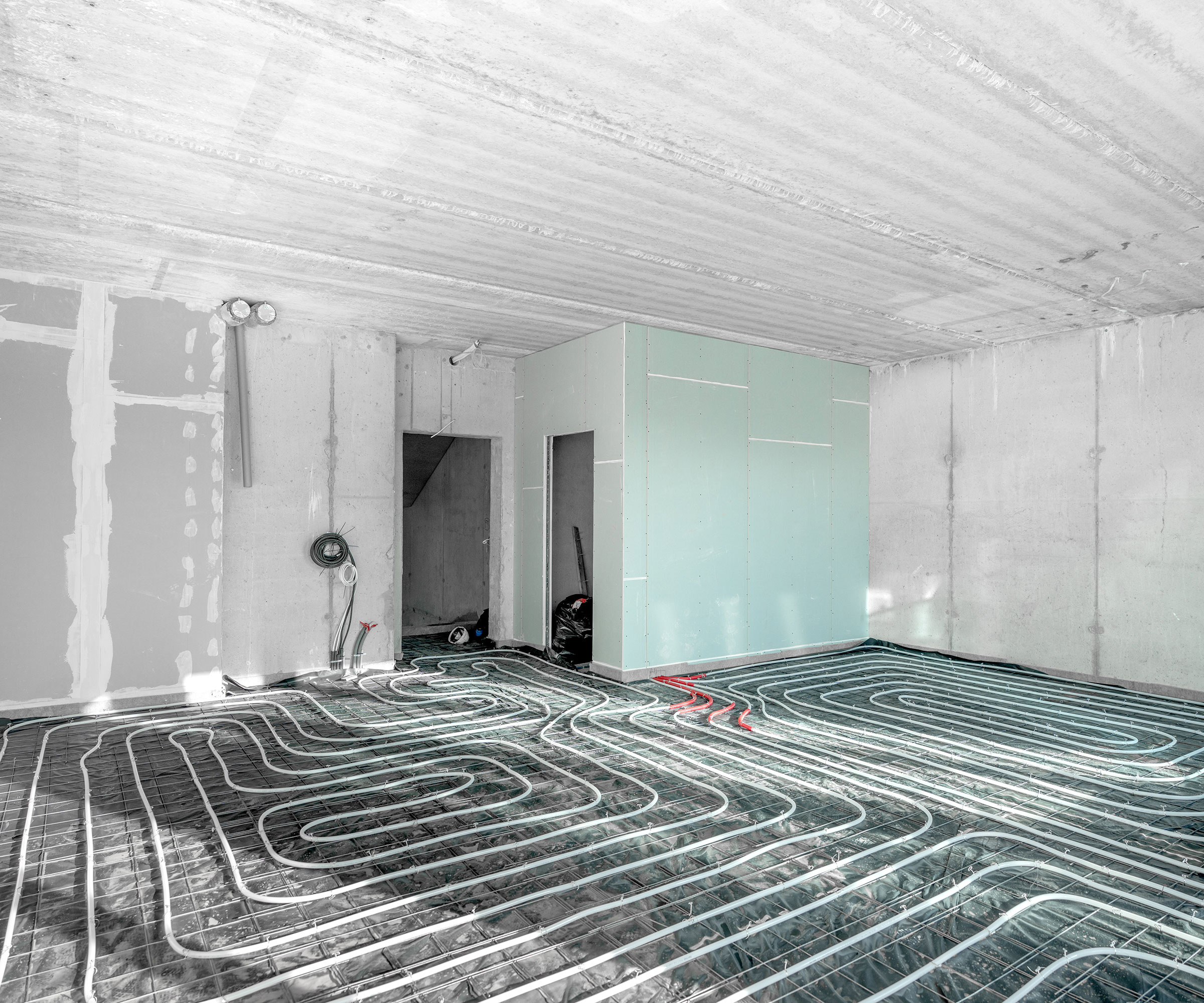 wet underfloor heating installation