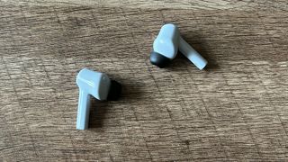 Razer Hammerhead Hyperspeed earbuds out of case