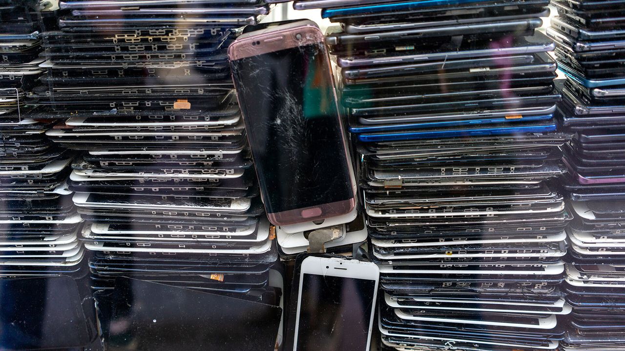 Researchers Cluster Old Smartphones into Local Computing Platforms