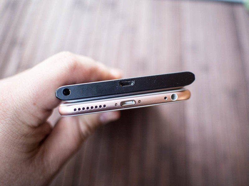 BlackBerry Priv vs iPhone 6s Plus