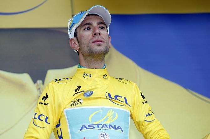 Vincenzo Nibali (Astana) remains in the leader's jersey